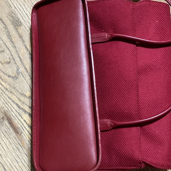 Ann Taylor purse. Red, excellent condition. - Picture 2 of 4